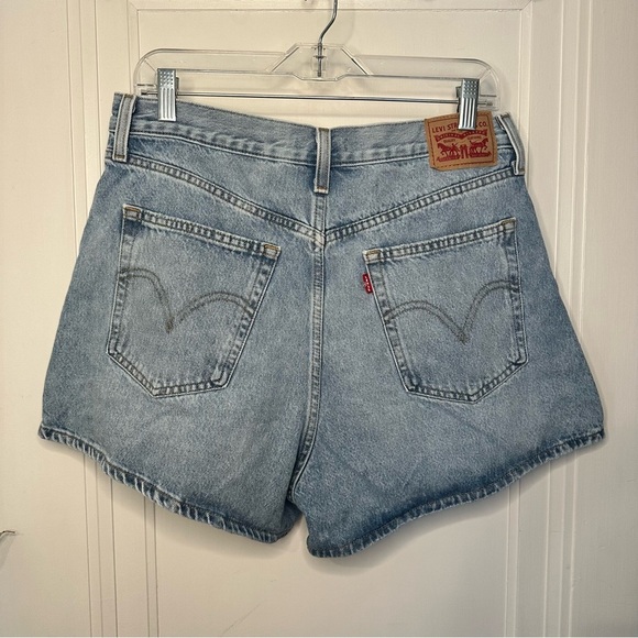 Levi’s High Waisted Mom Shorts women jean shorts size 32 - Picture 6 of 15